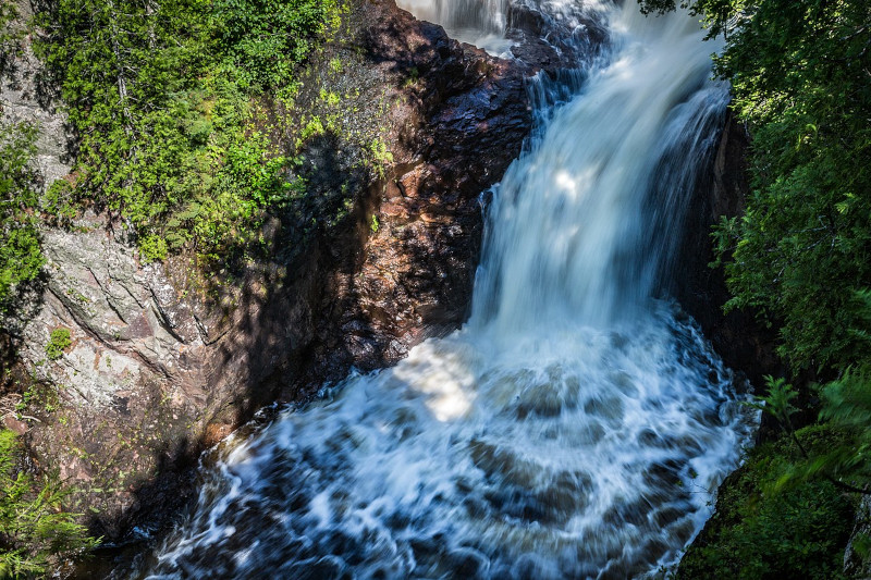 Devils Kettle Falls